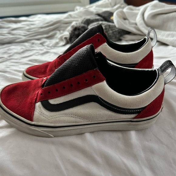 Vans shoes. Barely worn. - Picture 1 of 5